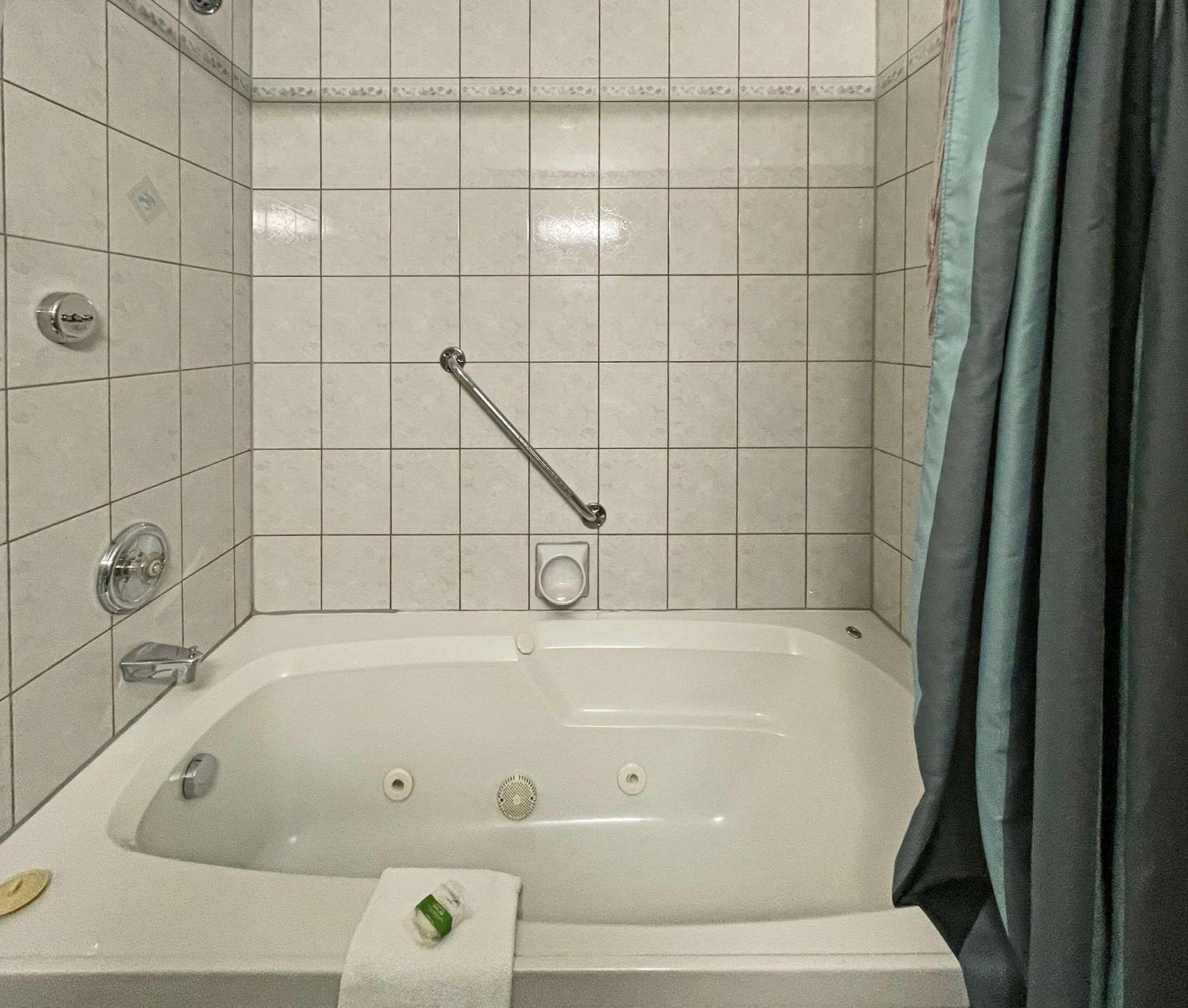 The Grand Tappattoo Resort, Ascend Hotel Collection Otter Lake 외부 사진