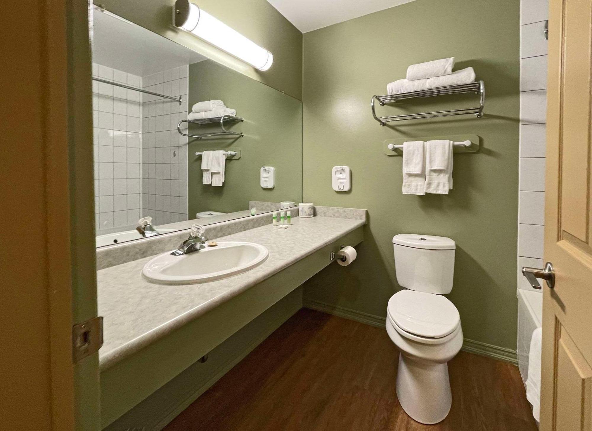 The Grand Tappattoo Resort, Ascend Hotel Collection Otter Lake 외부 사진