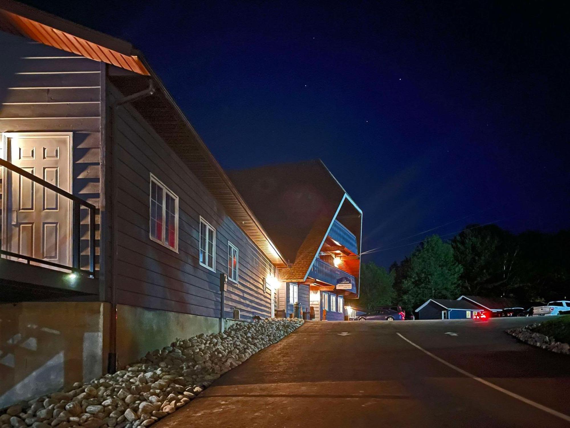 The Grand Tappattoo Resort, Ascend Hotel Collection Otter Lake 외부 사진