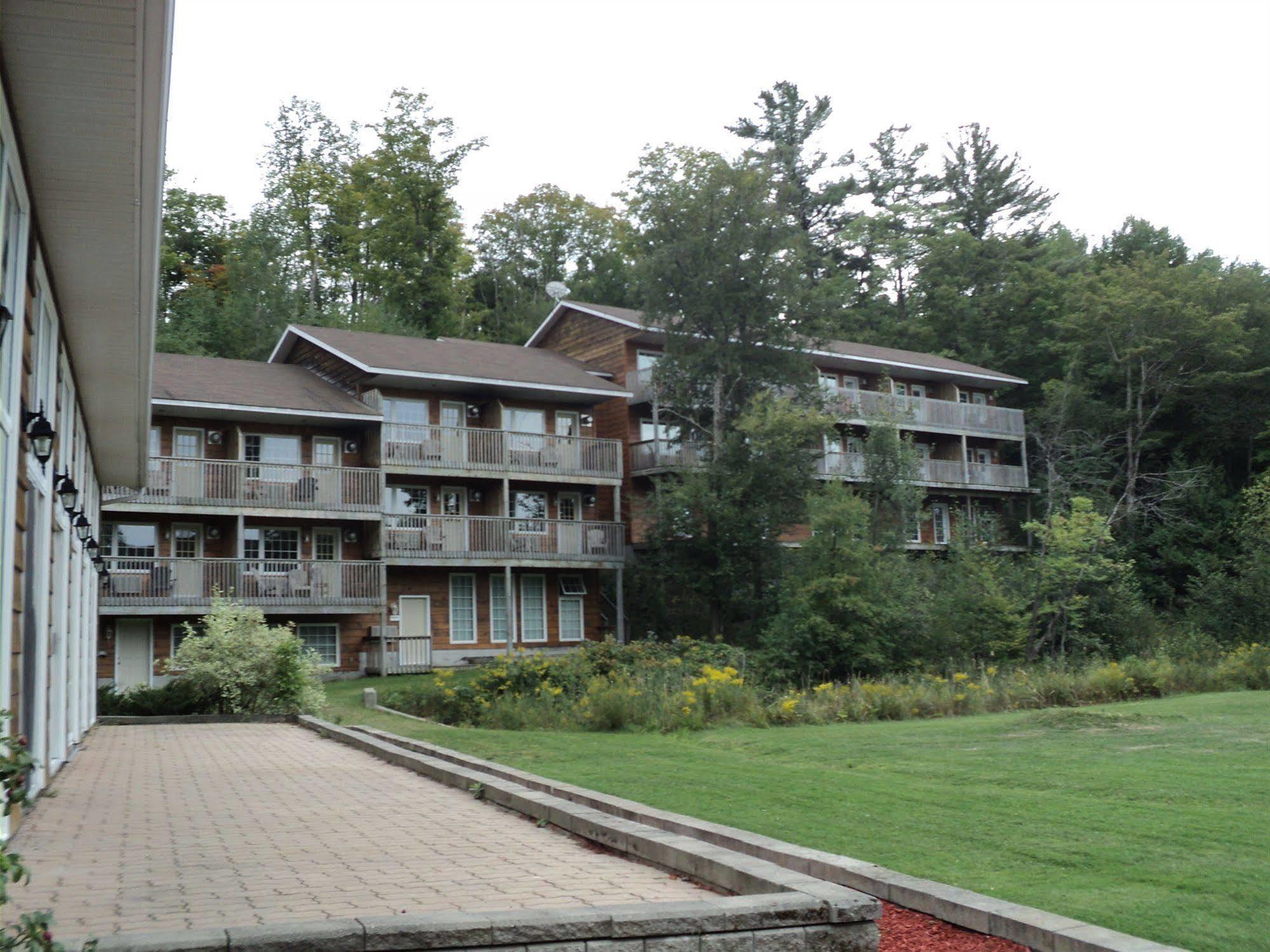 The Grand Tappattoo Resort, Ascend Hotel Collection Otter Lake 외부 사진